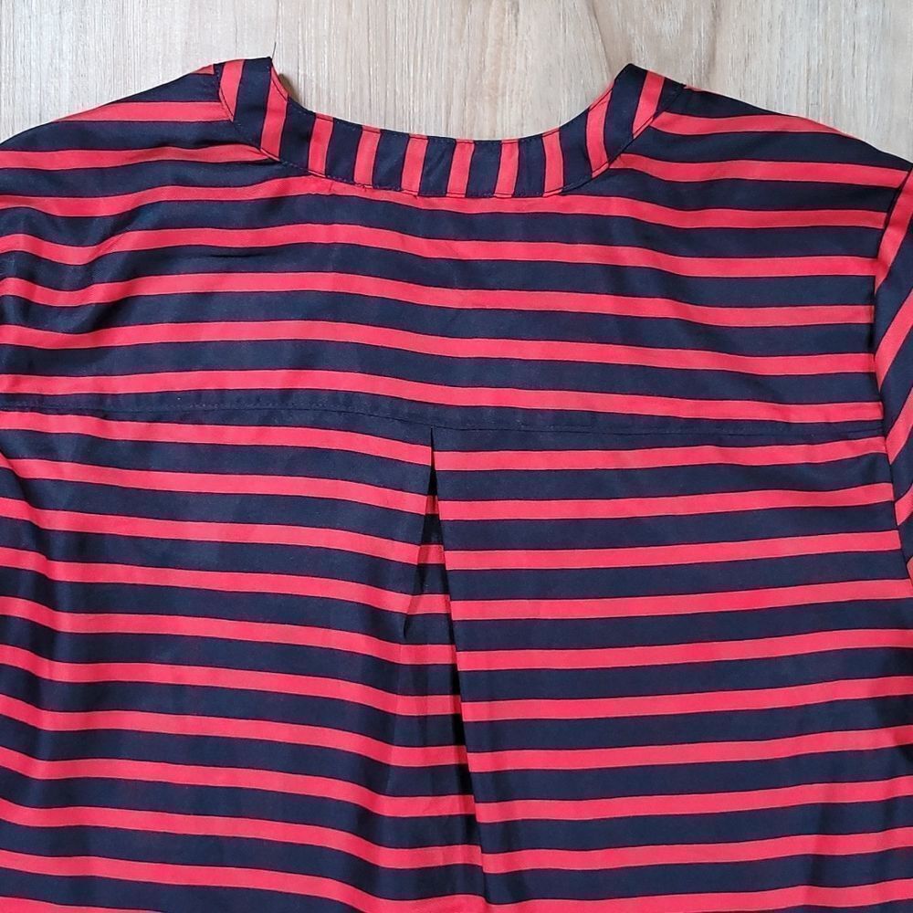 The Limited Popover Striped Vneck Long Sleeve Blouse Small — image 4 of 8